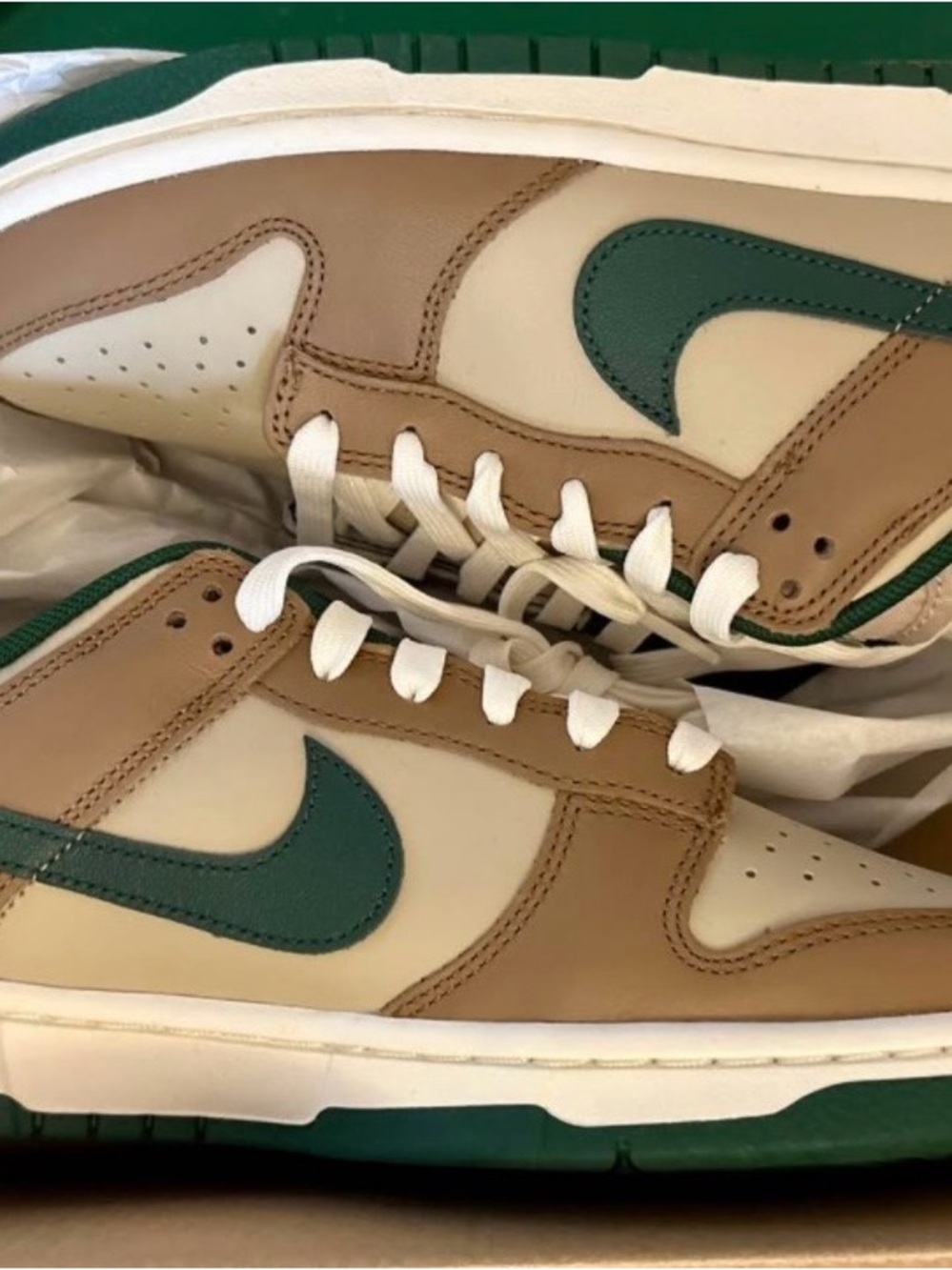 *NEW* Men’s Size 7 NIKE DUNK LOW RETRO RATTAN/GREEN